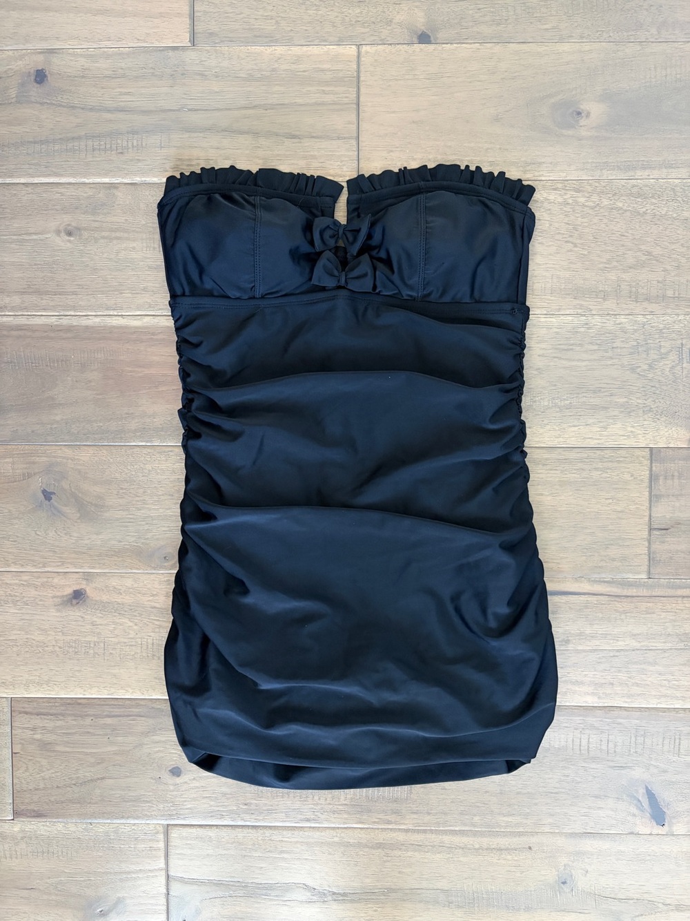NWOT Betsey Johnson strapless ruched bandeau with bows one-piece swimsuit Small